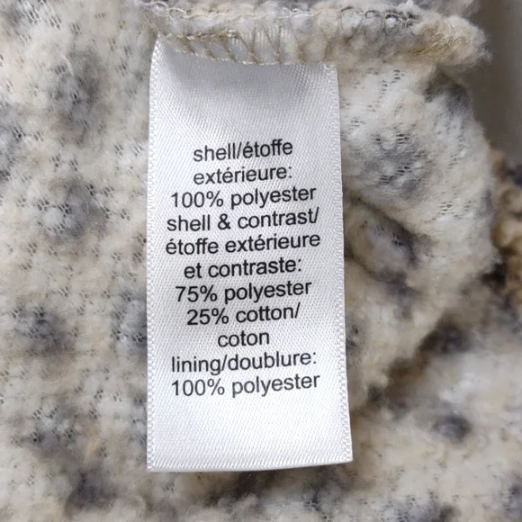 Maurices Medium cream and gray 1/2 button up top - Picture 7 of 9